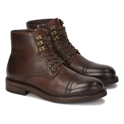 Elegantes botas marrones para hombre