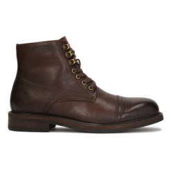 Elegantes botas marrones para hombre