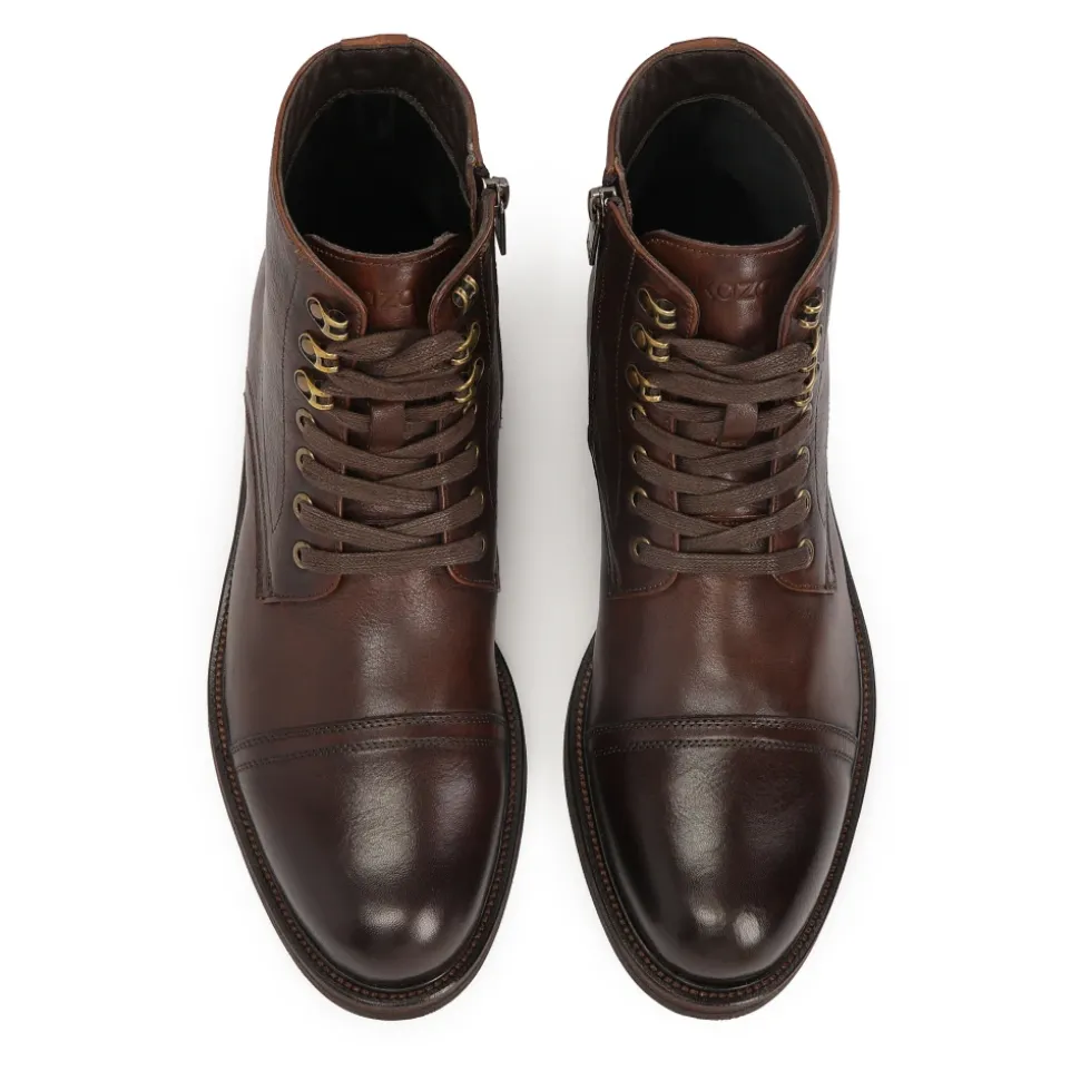 Elegantes botas marrones para hombre