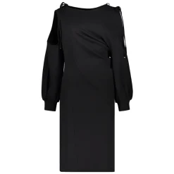 Elegante vestido de tela con detalles de corte