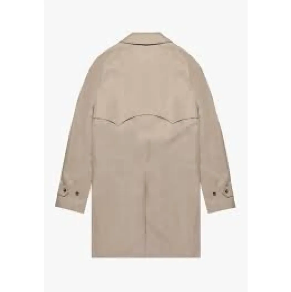 Gabardina beige con detalles icónicos