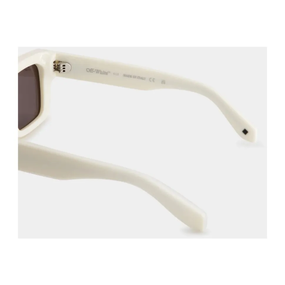 Gafas de sol cuadradas con lentes gris oscuro