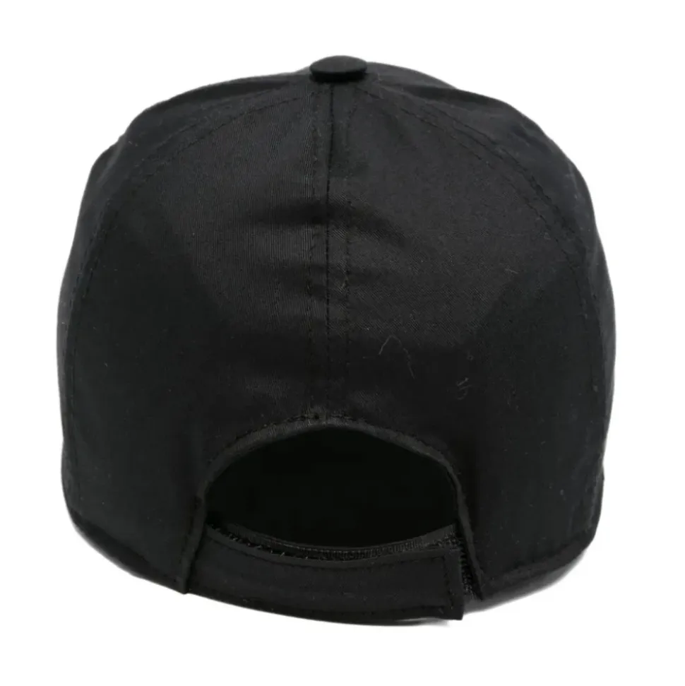 Gorra con logo