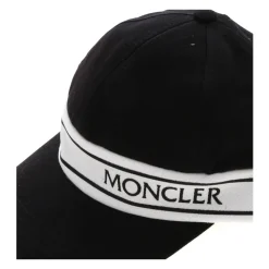 Gorra con Logotipo y Banda a Rayas
