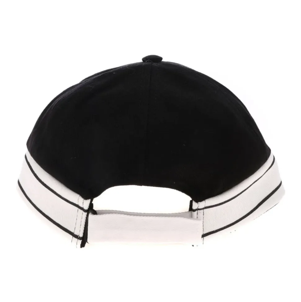 Gorra con Logotipo y Banda a Rayas