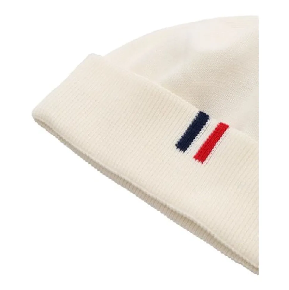 Gorro de algodón con borde doblado y detalle de logotipo