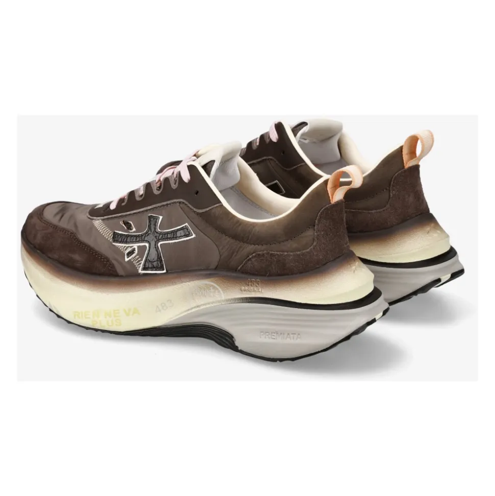Hill 7896 Sneaker