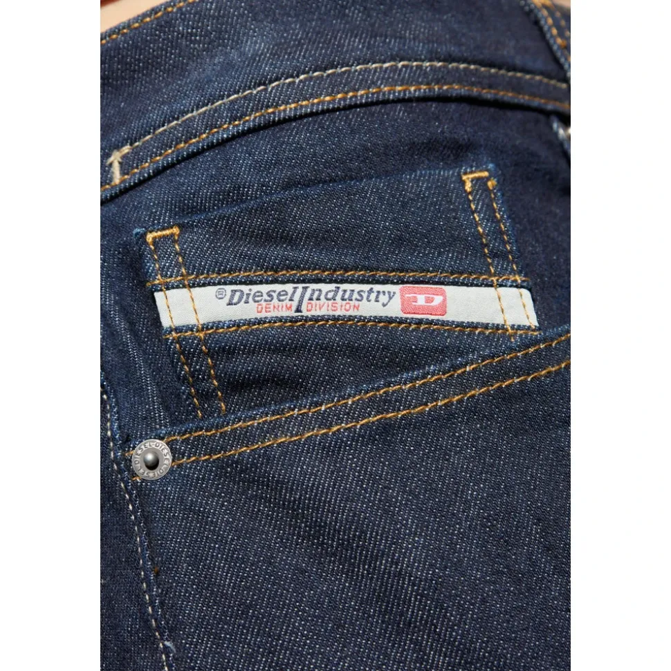 Jeans 2023 D-FINITIVE