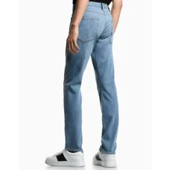 J06 Slim-fit Jeans