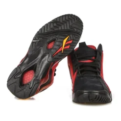 Kamikaze II Negro/Rojo/Oro Sneakers