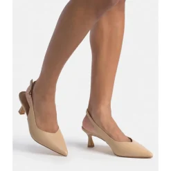 Kitten heeled shoes