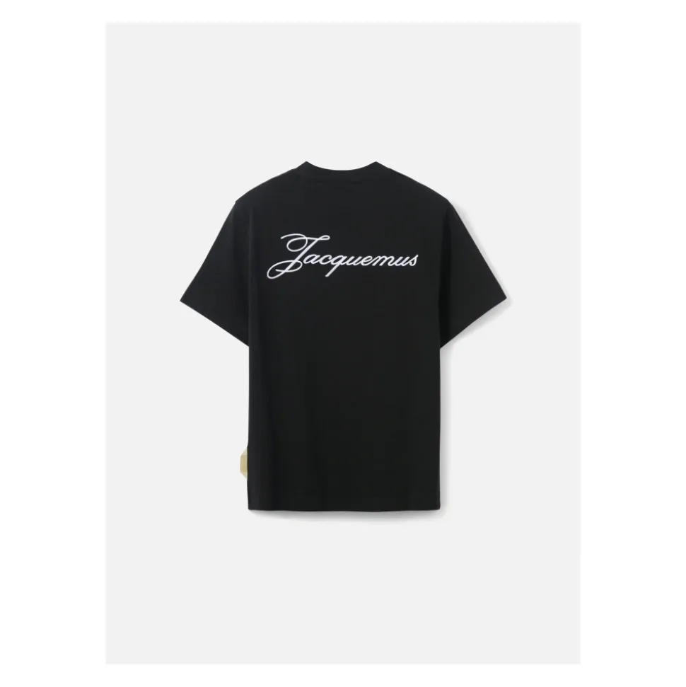 La camiseta con logo