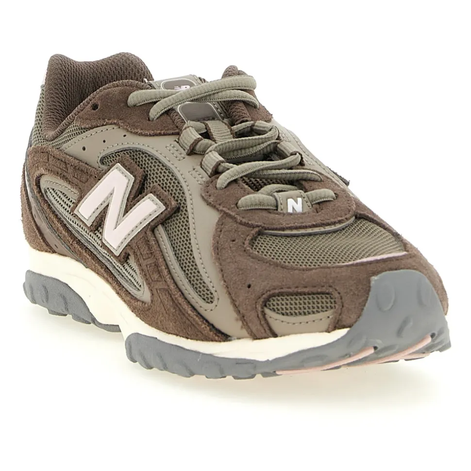 204L Sneakers