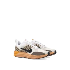 Lunar Roam Sneakers