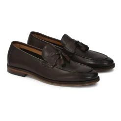 Mocasines de cuero marrón con borlas