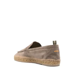 Mocasines planos grises con suela trenzada