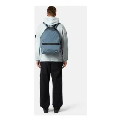 Mochila con cremallera y asa superior