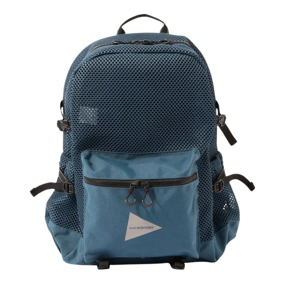 Mochila de nailon con paneles de malla