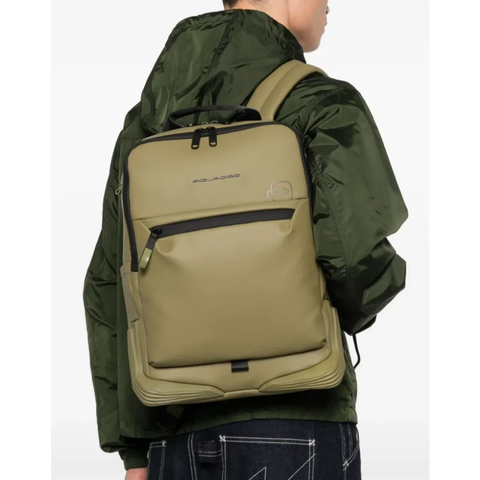 Mochila resistente al agua para portátil de 14"