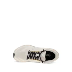 ON Sneakers
