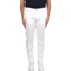 Pantalón modelo 5 bolsillos