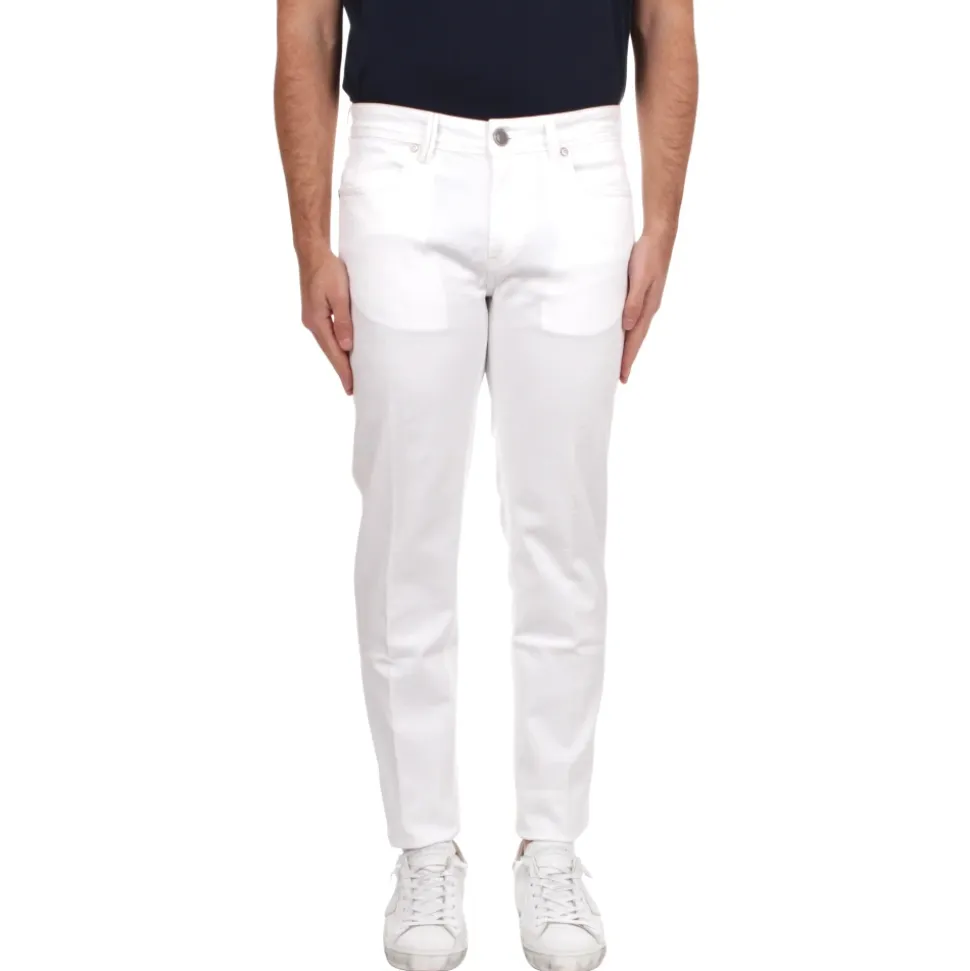 Pantalón modelo 5 bolsillos