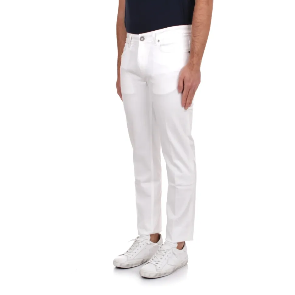 Pantalón modelo 5 bolsillos
