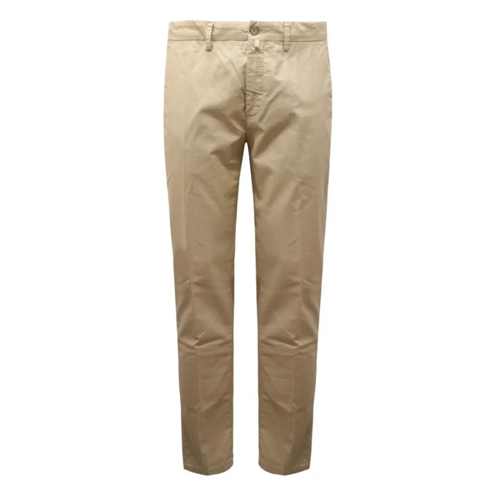 Pantalones a cuadros en tono sobre tono