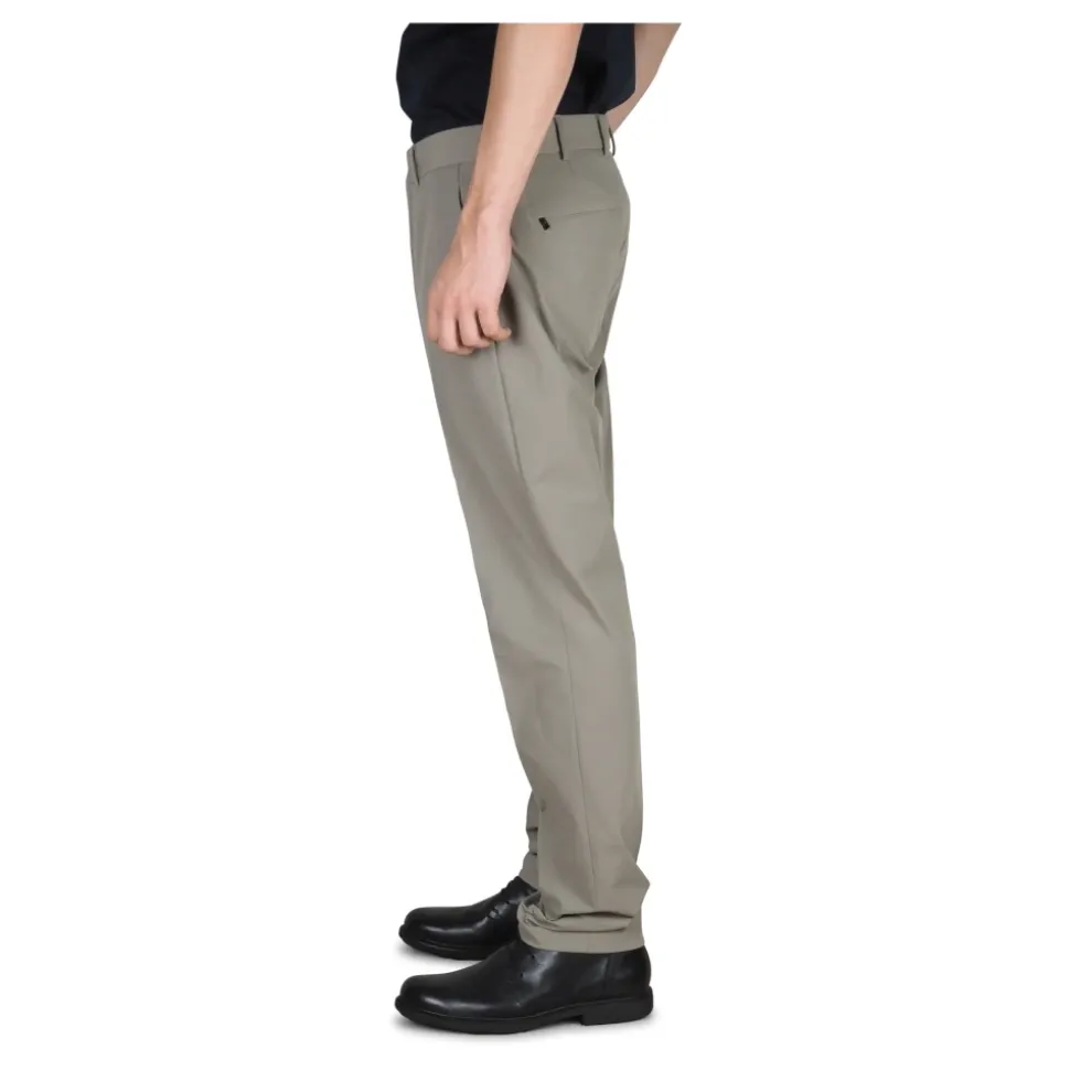 Pantalones beige de tela técnica para hombre