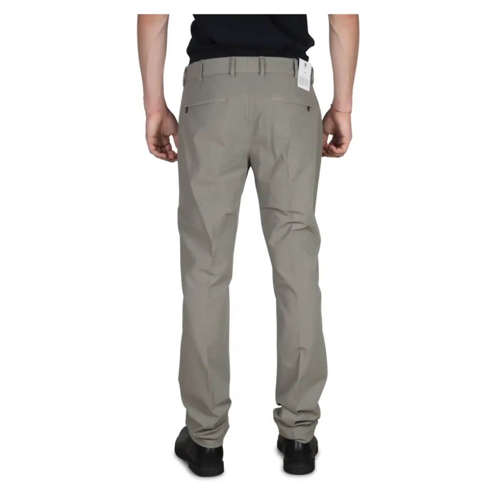 Pantalones beige de tela técnica para hombre