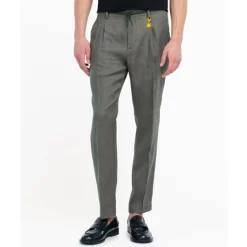 Pantalones con cordón ajustable