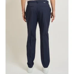 Pantalones con Pliegues
