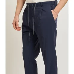 Pantalones con Pliegues