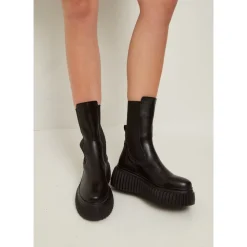 Platform Chelsea Boots with Ribbed Sole - Black