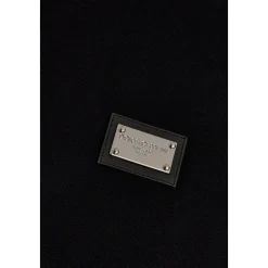 Polo con etiqueta de marca