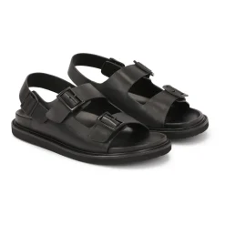 Sandalias de cuero con hebilla metálica