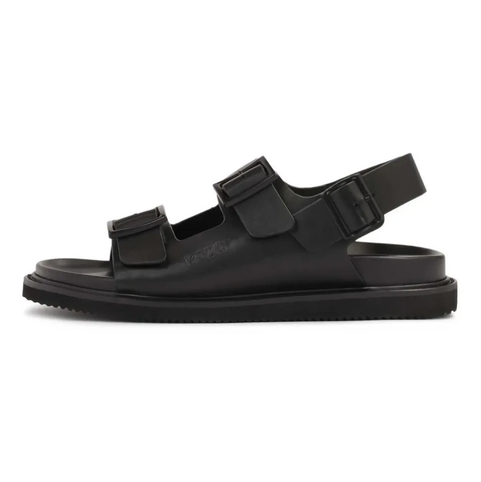 Sandalias de cuero con hebilla metálica