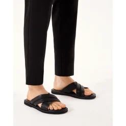 Sandalias de cuero para hombre con correas cruzadas