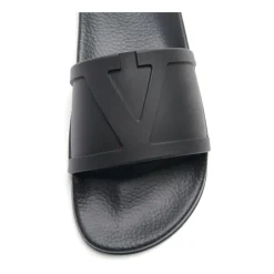Sandalias Negras con Logo V