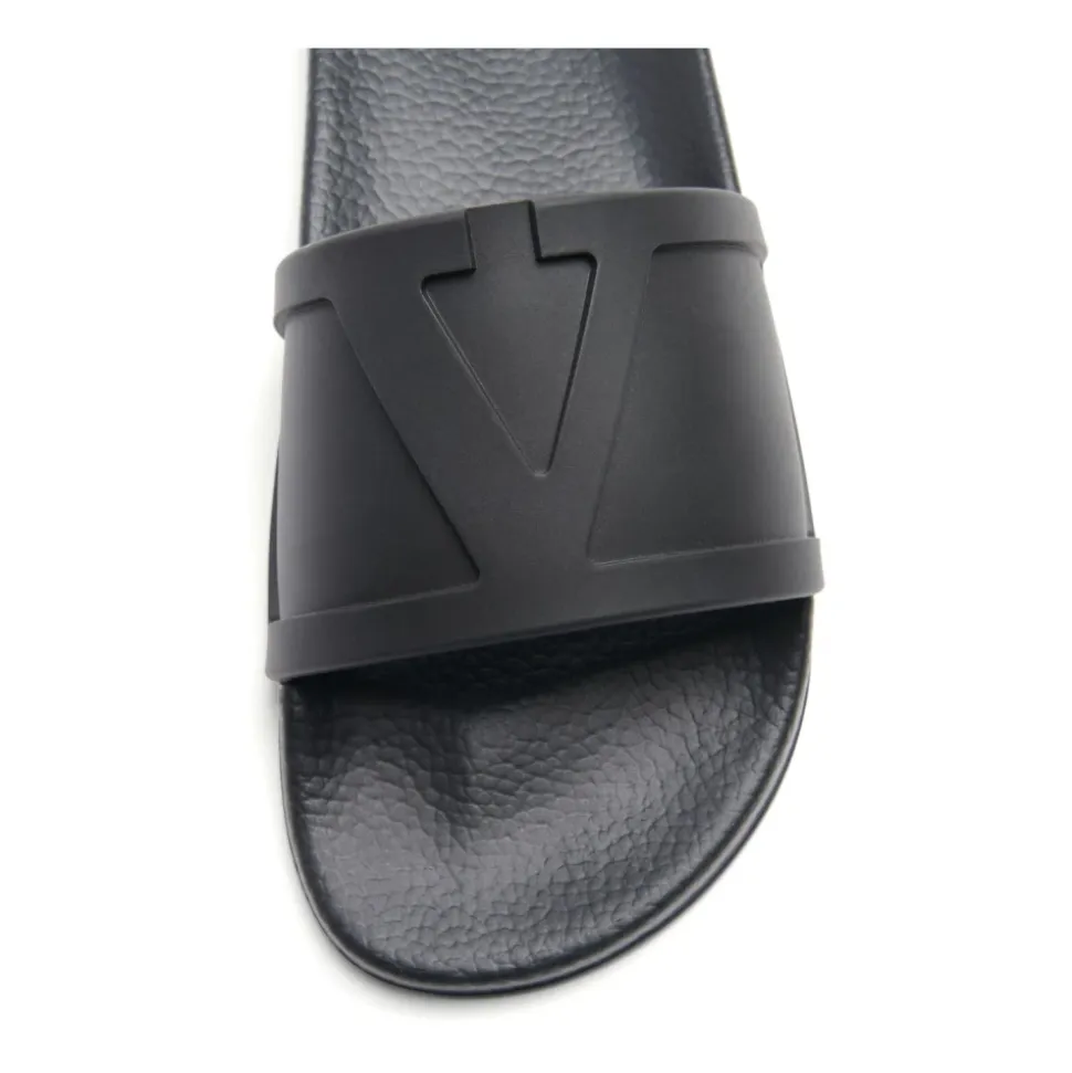 Sandalias Negras con Logo V