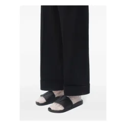 Sandalias Negras con Logo V