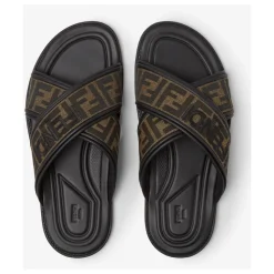 Sandalias Negras con Motivo FF