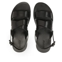 Sandalias negras de cuero con hebilla