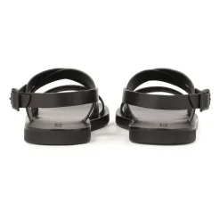 Sandalias negras de cuero con hebilla
