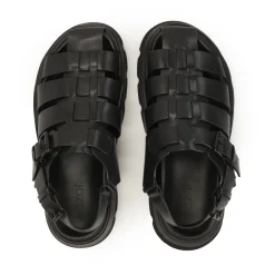 Sandalias negras de cuero con dedos cubiertos
