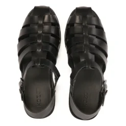 Sandalias negras para hombres con tacón cubierto y un dedo del pie.Este producto es de talla grande.