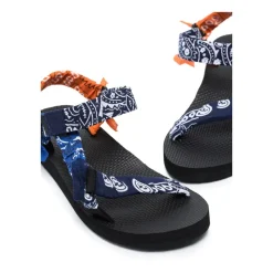 Sandalias trekky