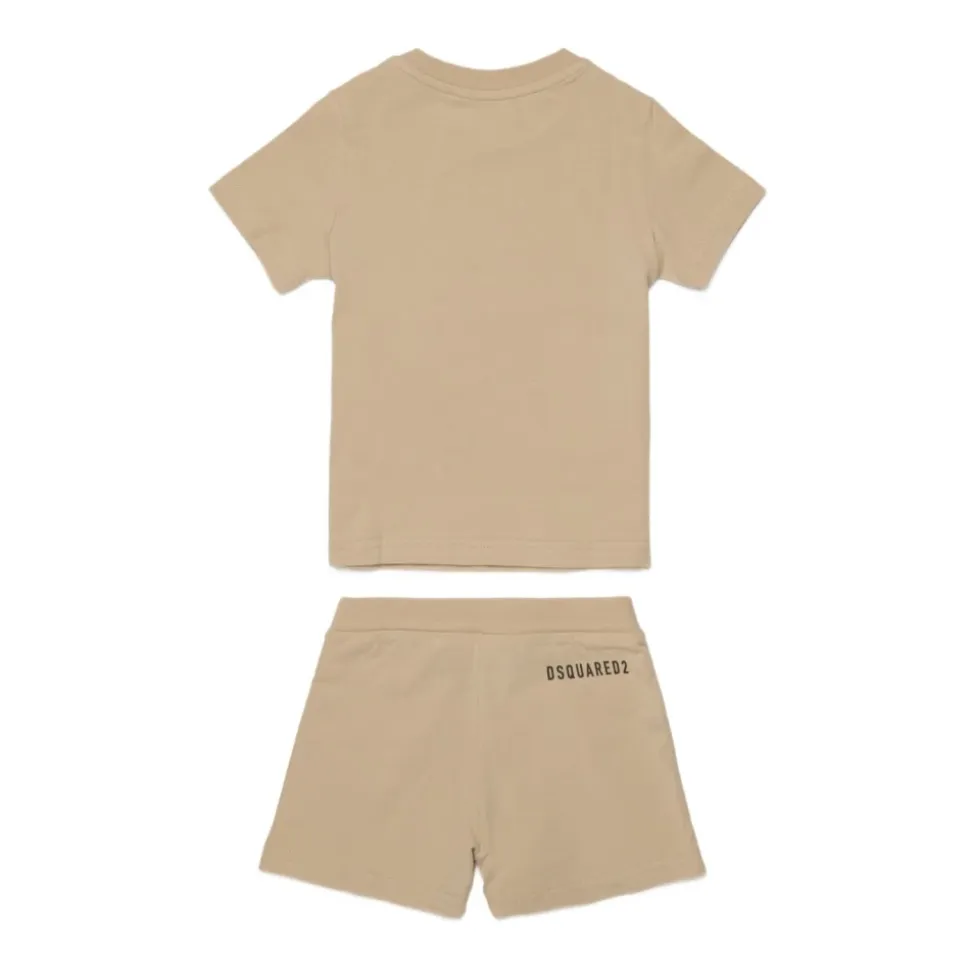 Set con shorts e stampa logo
