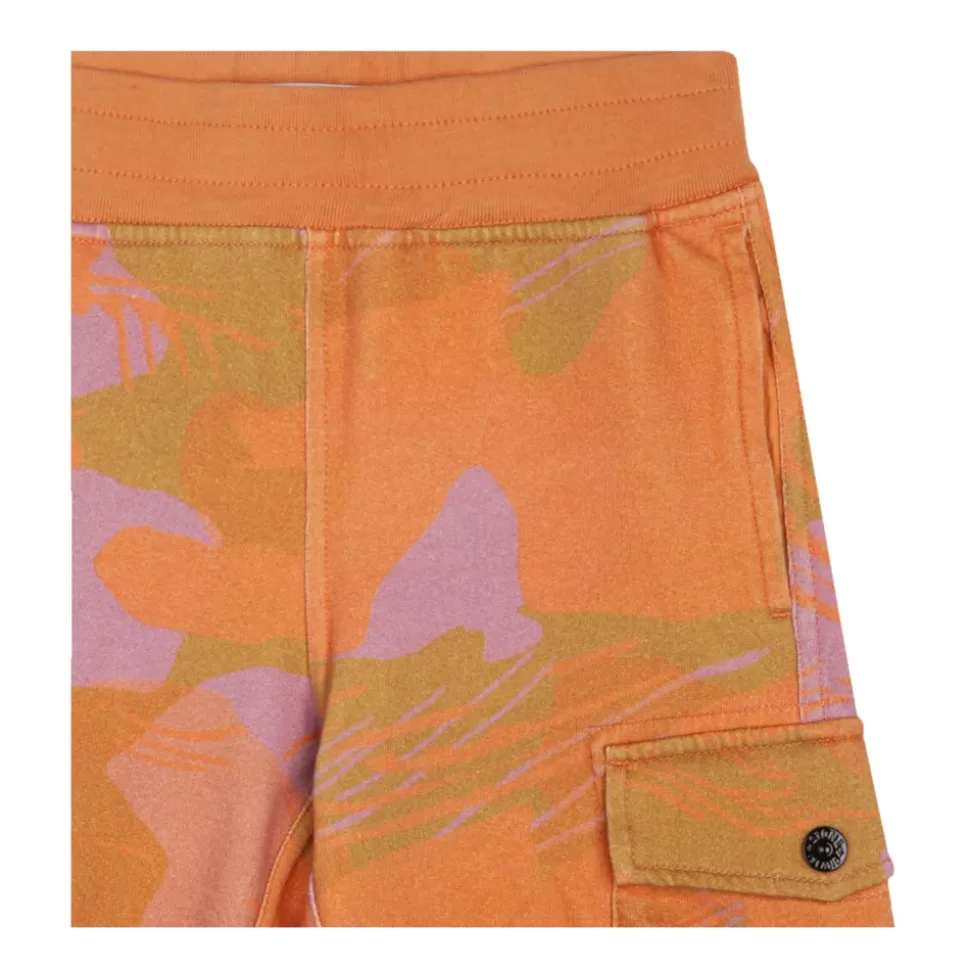 Shorts Naranja con Estampado Camuflaje y Parche de Brújula