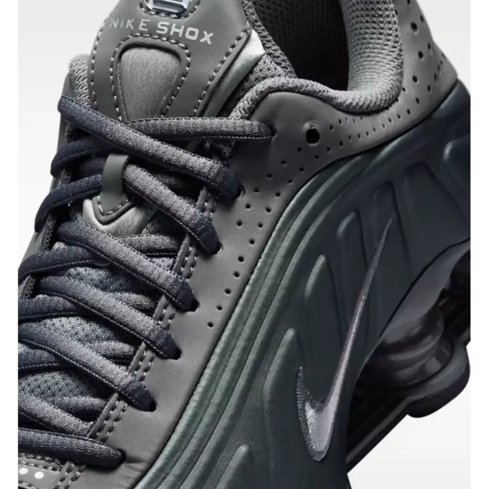Shox R4